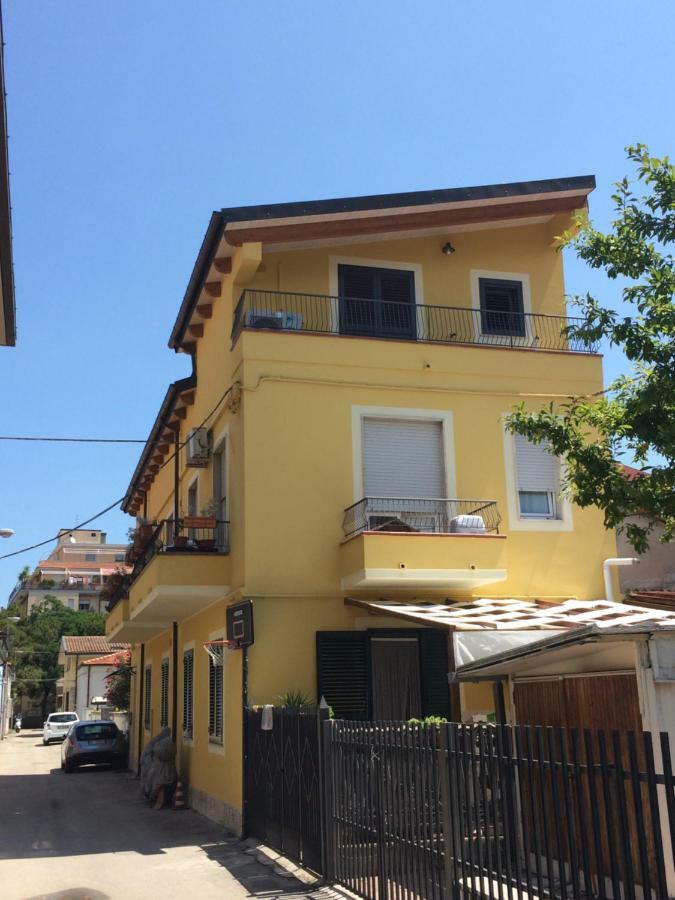Casa Vacanze “Sale Di Mare” Pescara Kültér fotó